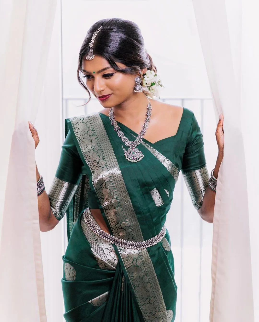 Green Beautiful Rich Pallu Silk Saree